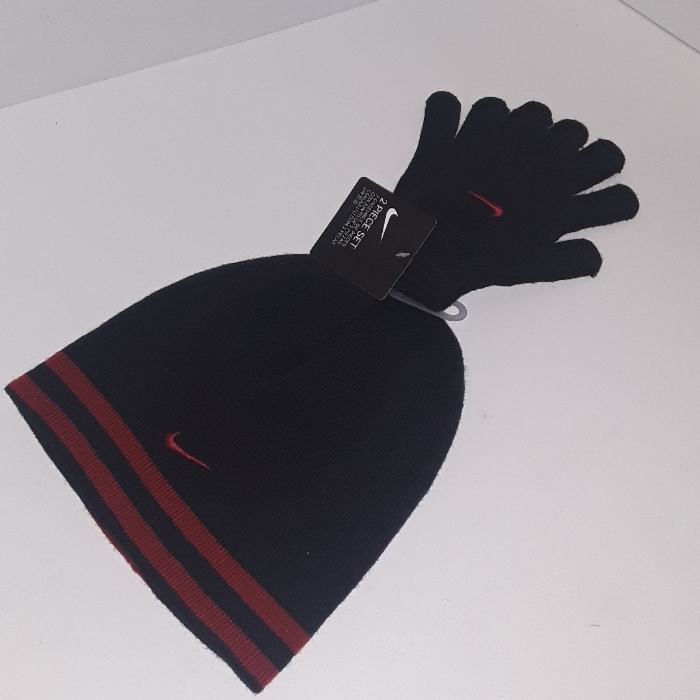 Nike Youth Knit Hat Beanie and Gloves.